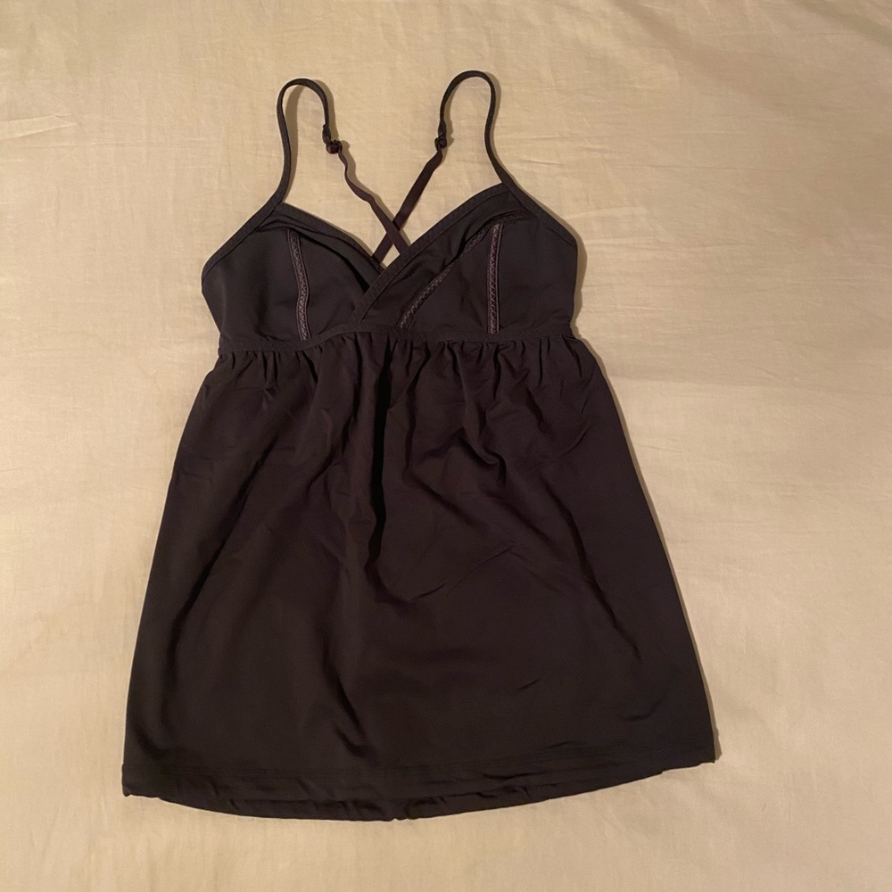 Lululemon power v bra top with adjustable straps